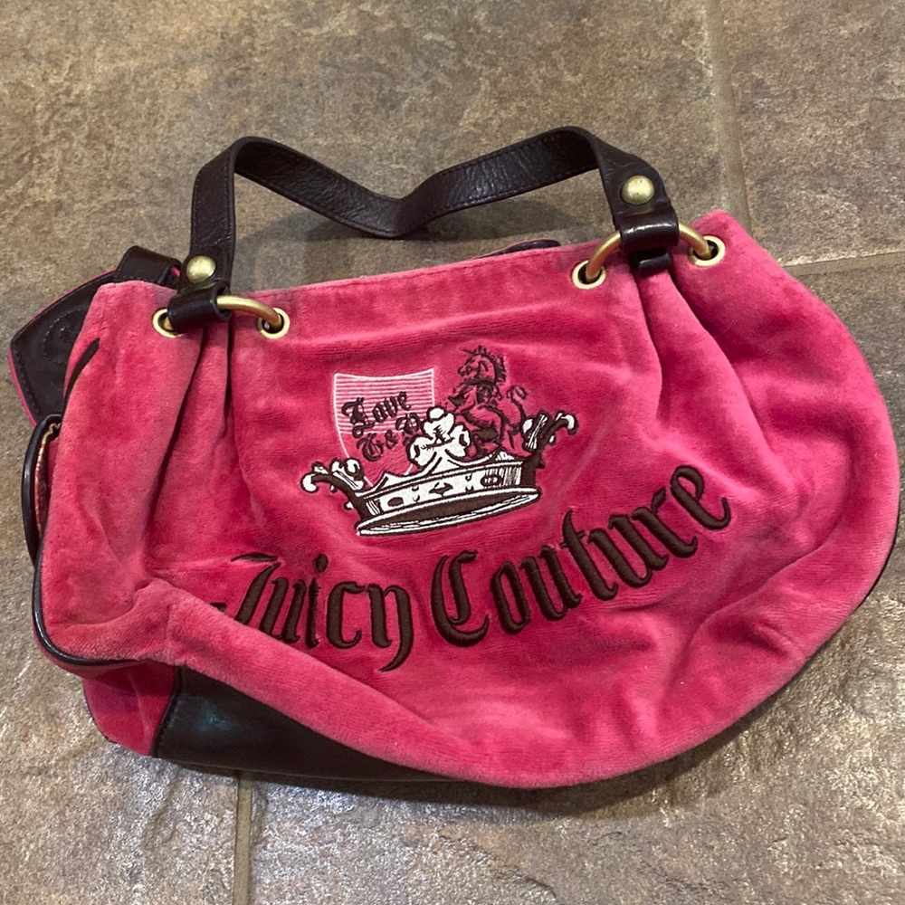 Juicy couture velour purse. Used condition. Non smoking home